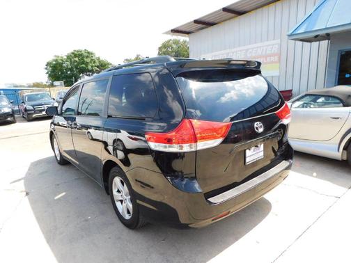 2013 Toyota Sienna LE
