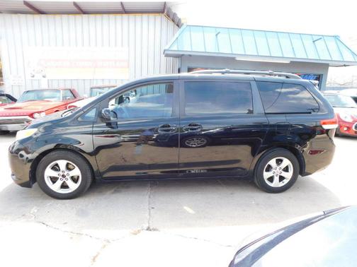 2013 Toyota Sienna LE