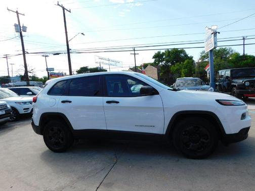 2017 Jeep Cherokee Sport