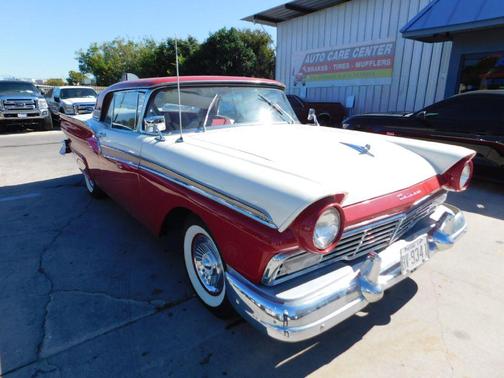 1957 Ford Fairlane SKYLINER