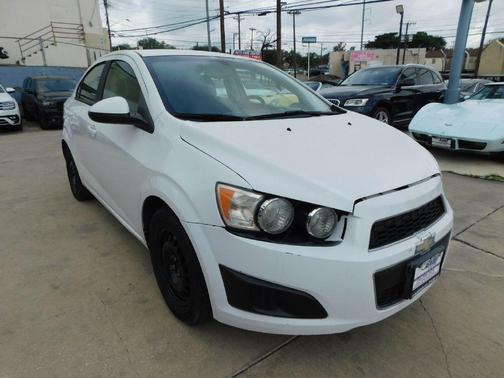 2014 Chevrolet Sonic LS