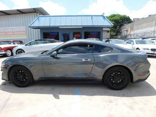 2020 Ford Mustang EcoBoost