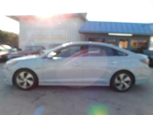 2016 Hyundai SONATA Hybrid Limited
