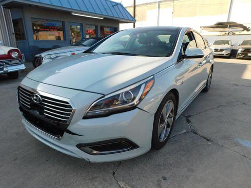 2016 Hyundai SONATA Hybrid Limited