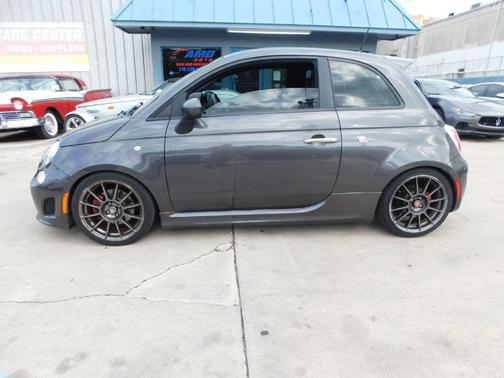 Granito Lucente (Granite Crystal) 2015 FIAT 500 Abarth