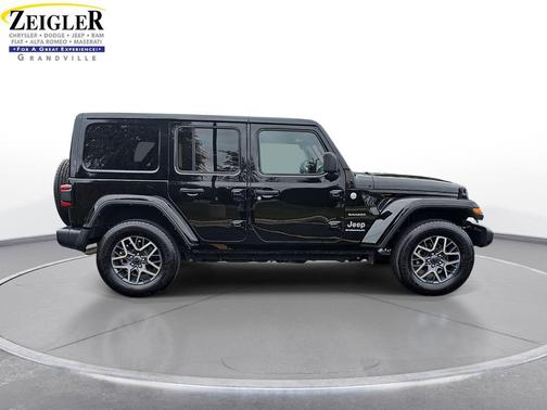 2024 Jeep Wrangler 4-Door Sahara 4x4