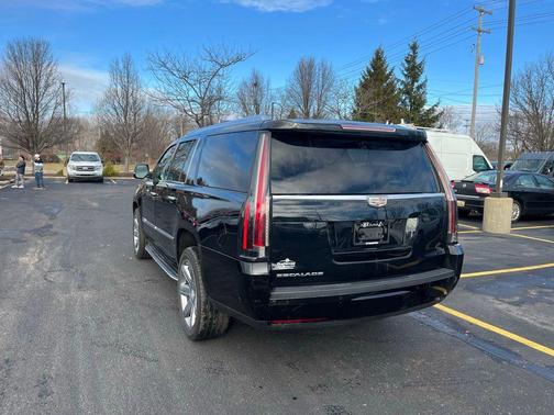 2018 Cadillac Escalade ESV Premium Luxury