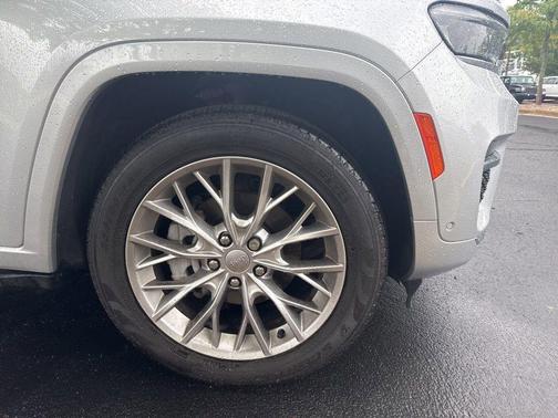 2023 Jeep Grand Cherokee Summit
