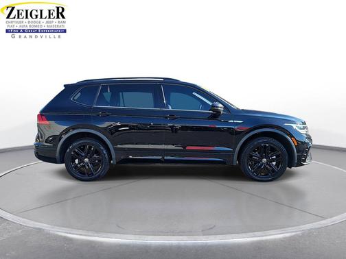 2022 Volkswagen Tiguan 2.0T SE R-Line Black 4MOTION