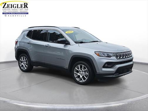 2022 Jeep Compass Latitude Lux