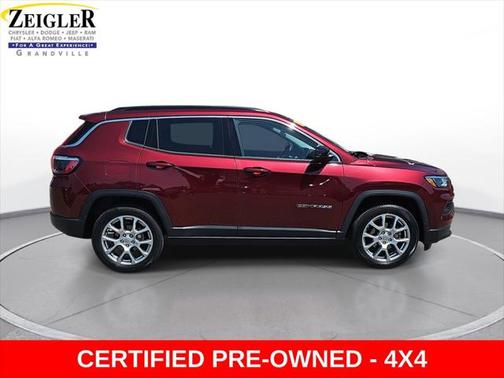 2022 Jeep Compass Latitude Lux