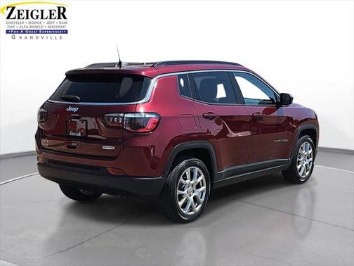 2022 Jeep Compass Latitude Lux