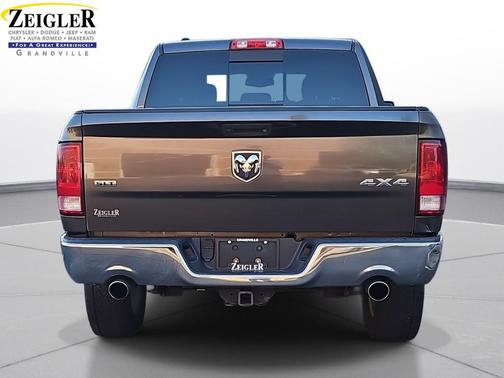 2016 RAM 1500 SLT