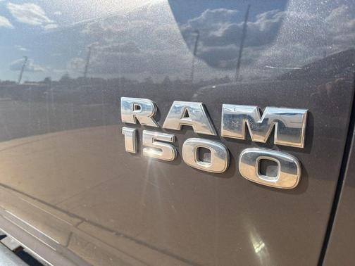 2016 RAM 1500 SLT