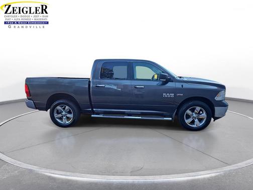 2016 RAM 1500 SLT