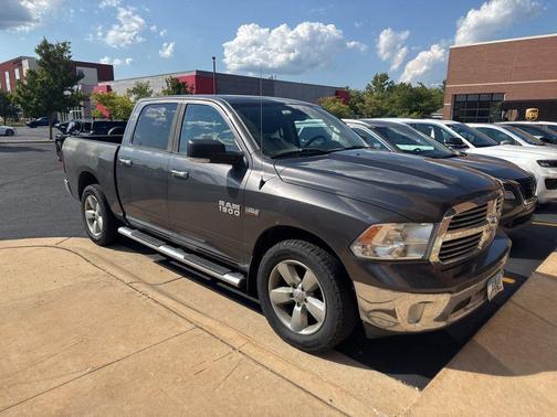 2016 RAM 1500 SLT