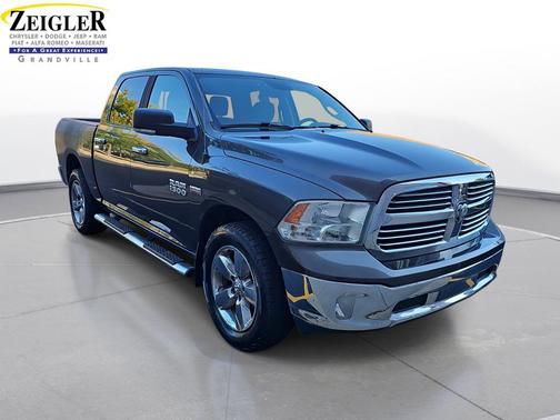 2016 RAM 1500 SLT