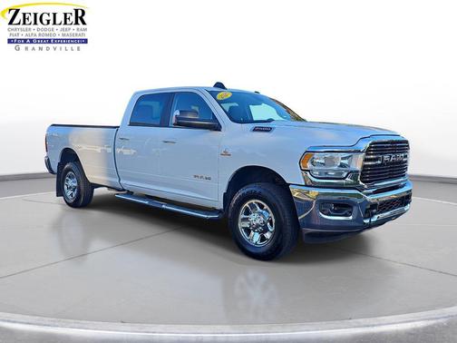 2020 RAM 2500 Big Horn Crew Cab 4X4 8' Box