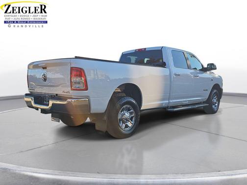 2020 RAM 2500 Big Horn Crew Cab 4X4 8' Box