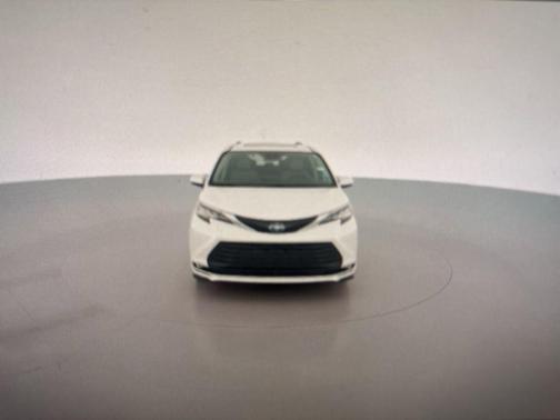 2023 Toyota Sienna XLE 7 Passenger