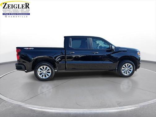 2022 Chevrolet Silverado 1500 Custom
