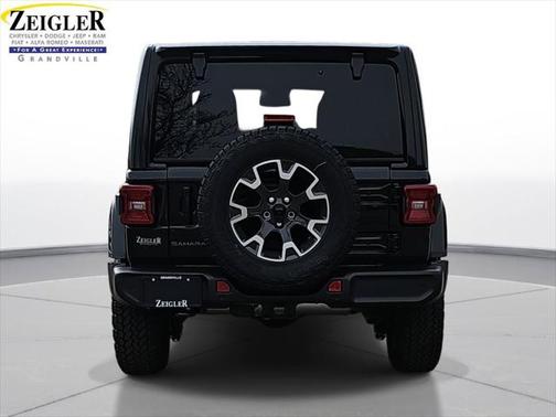 2025 Jeep Wrangler 4-Door Sahara 4x4