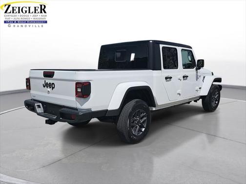 2025 Jeep Gladiator Sport S