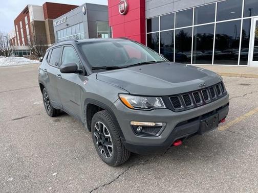 Photo 2 of 8 of 2020 Jeep Compass Trailhawk