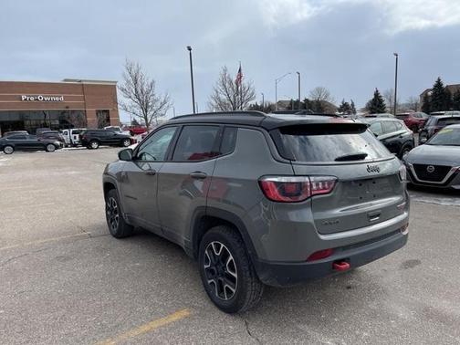 Photo 5 of 8 of 2020 Jeep Compass Trailhawk