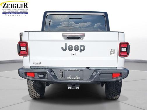 2026 Jeep Gladiator Willys 4x4