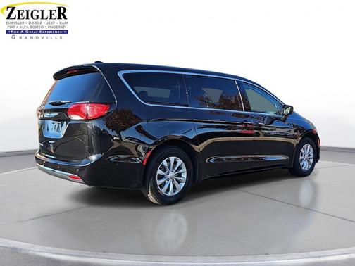 2019 Chrysler Pacifica Touring Plus