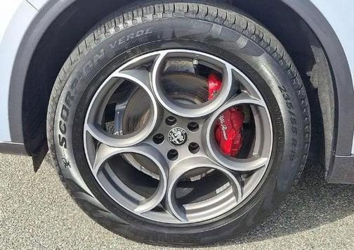 2023 Alfa Romeo Stelvio Ti Lusso