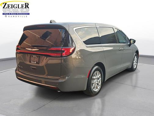 2025 Chrysler Pacifica L