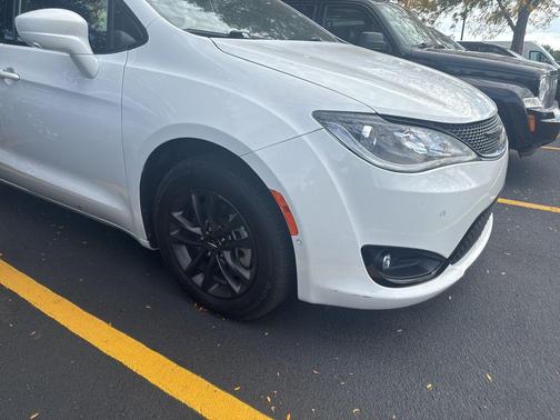 2020 Chrysler Pacifica L