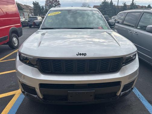 2023 Jeep Grand Cherokee L Altitude