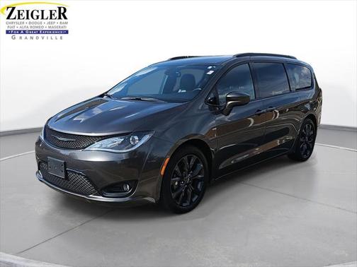 2018 Chrysler Pacifica Touring-L