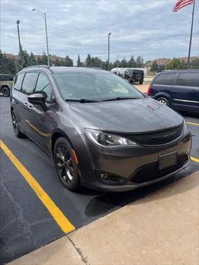 2018 Chrysler Pacifica Touring-L