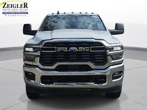 2025 RAM 2500 Tradesman Crew Cab 4x4 6'4' Box