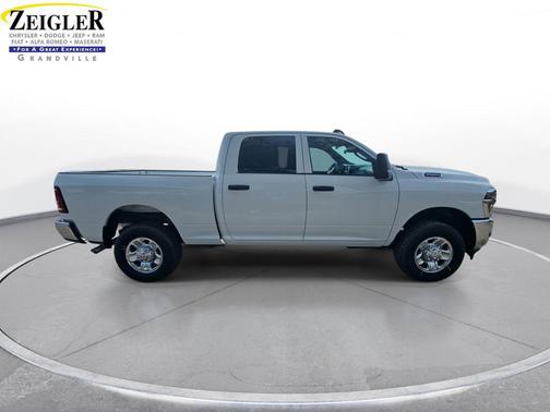 2025 RAM 2500 Tradesman Crew Cab 4x4 6'4' Box