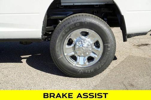 2025 RAM 2500 Tradesman Crew Cab 4x4 6'4' Box