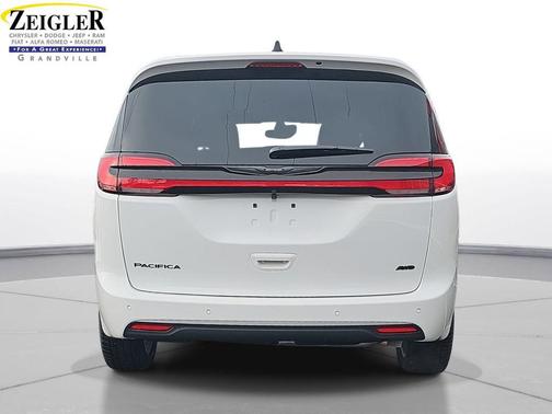 2026 Chrysler Pacifica L