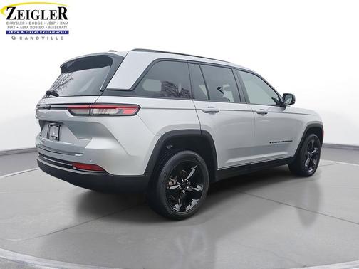 2023 Jeep Grand Cherokee Altitude
