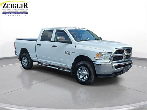 2018 RAM 2500 Tradesman Crew Cab 4x4 6'4' Box