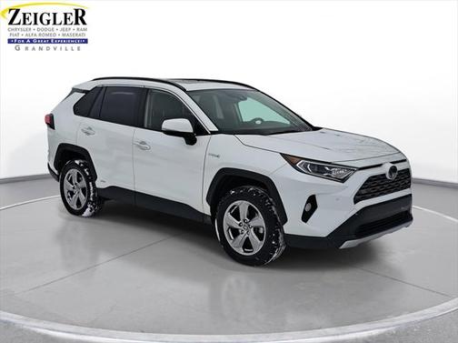 2020 Toyota RAV4 Hybrid SE