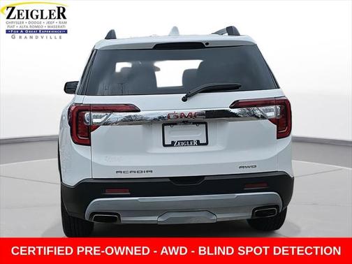 2023 GMC Acadia AWD SLT