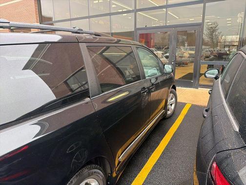 2019 Toyota Sienna LE