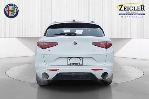 2023 Alfa Romeo Stelvio Veloce AWD