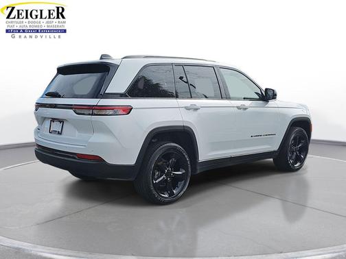 2023 Jeep Grand Cherokee Altitude