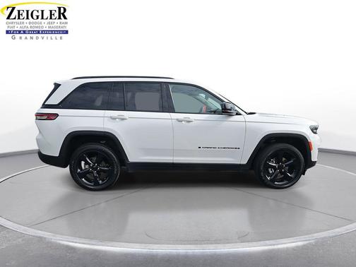 2023 Jeep Grand Cherokee Altitude