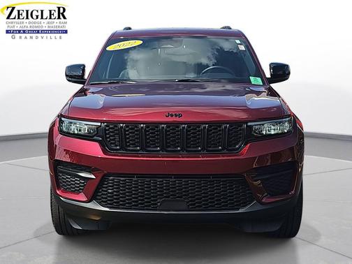 2022 Jeep Grand Cherokee Altitude